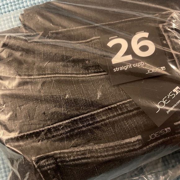 JOE'S Jeans Mid Rise Straight Cropped BLACK Jeans With Raw Cuffs SIZE 26 - Picture 4 of 4